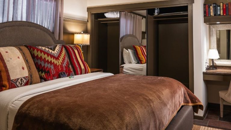 Highland Haven Creekside Inn