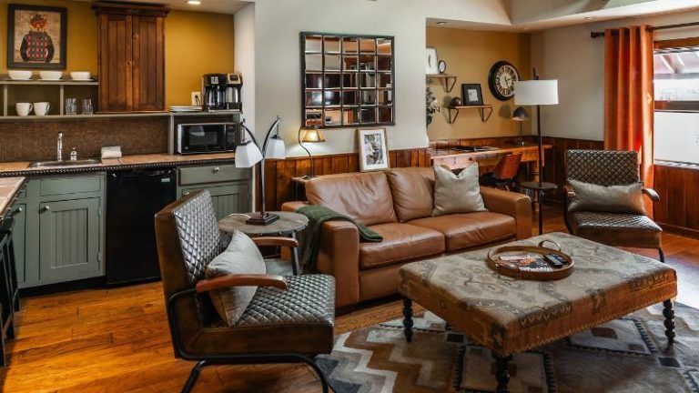 Highland Haven Creekside Inn