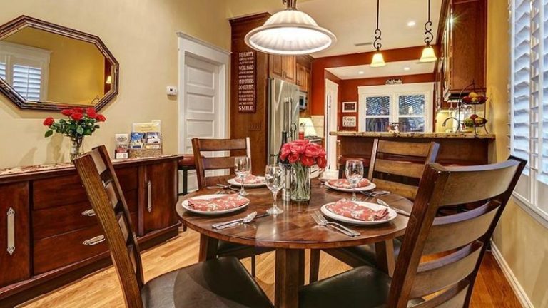 Hillcrest House Bed & Breakfast