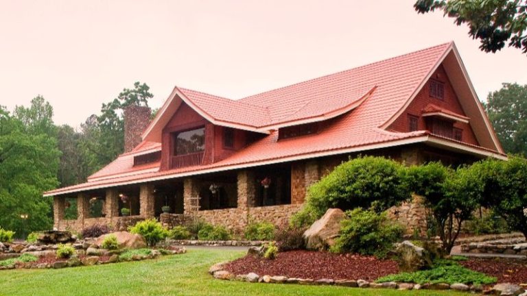 Hilltop Manor Bed & Breakfast