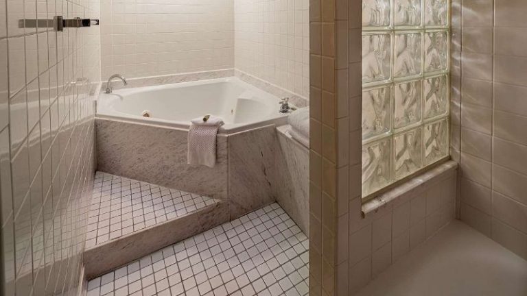Hilton Cincinnati Netherland Plaza