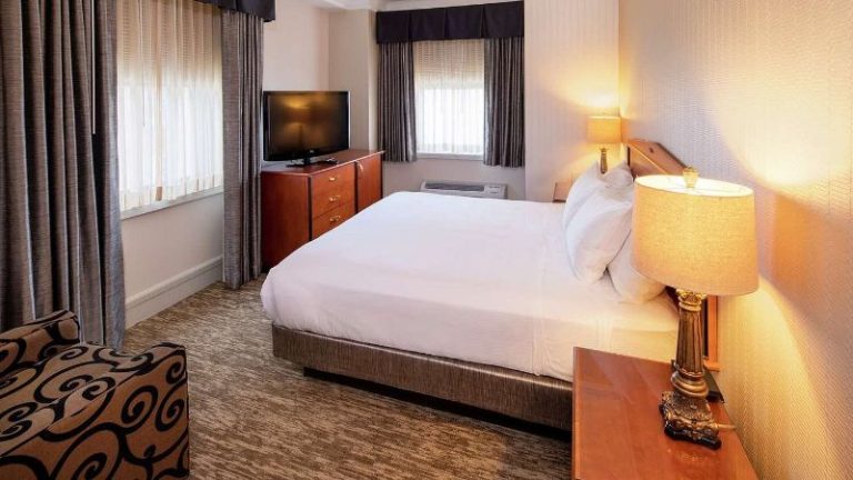 Hilton Cincinnati Netherland Plaza