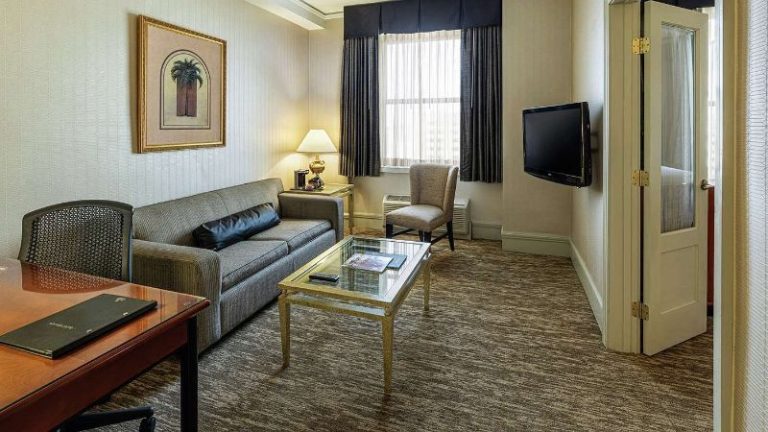 Hilton Cincinnati Netherland Plaza