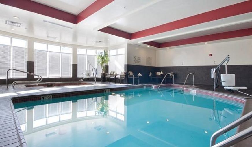 Hilton Garden Inn Oklahoma City Midtown, room with private jacuzzi, photo 6