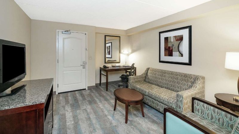 Hilton Garden Inn Richmond Airport, room with private jacuzzi, photo 2