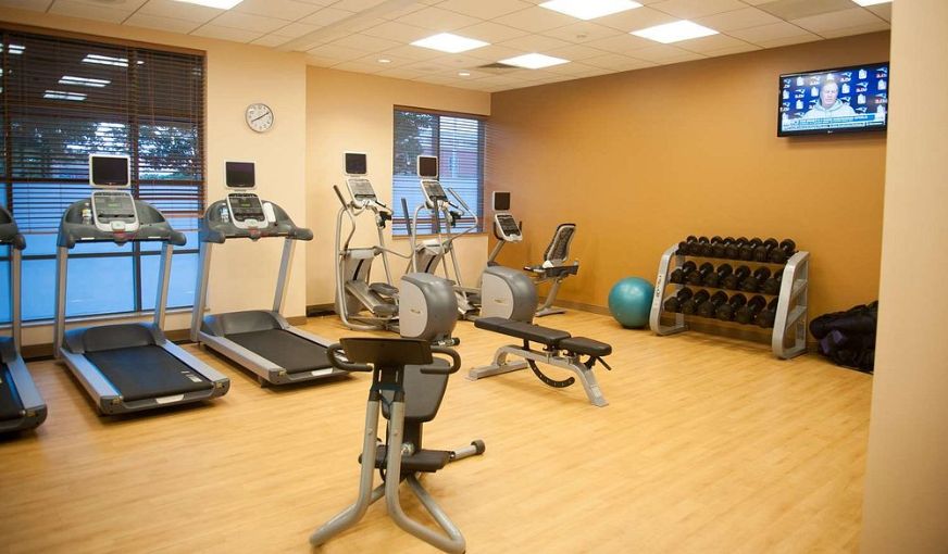 Hilton Garden Inn Virginia Beach Town Center, room with private jacuzzi, photo 7