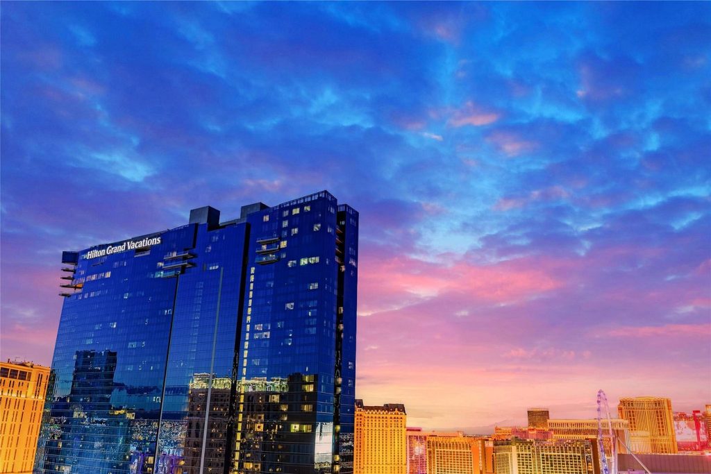 Hilton Grand Vacations Club Elara Center Strip Las Vegas, room with private jacuzzi, photo 7