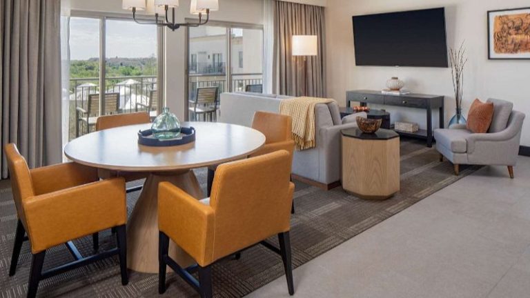 Hilton San Antonio Hill Country