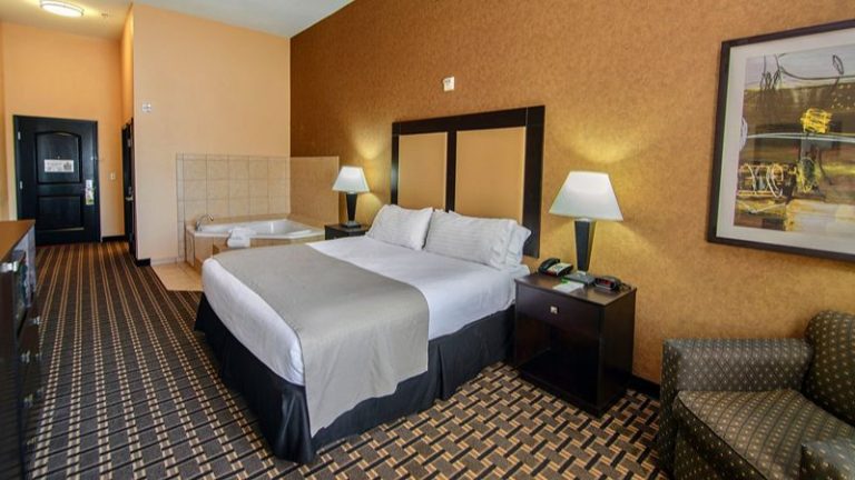 Holiday Inn Arlington NE-Rangers Ballpark, an IHG Hotel