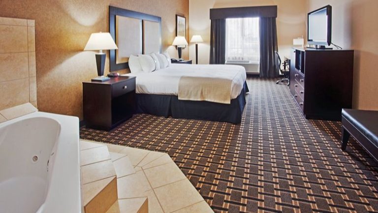 Holiday Inn Arlington NE-Rangers Ballpark, an IHG Hotel