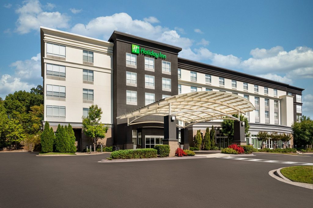 Holiday Inn Birmingham – Hoover, an IHG Hotel, room with private jacuzzi, photo 7