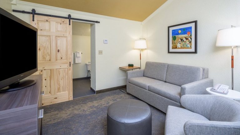 Holiday Inn Cape Cod – Hyannis, an IHG Hotel