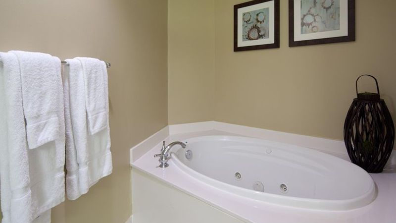 Holiday Inn Club Vacations Galveston Beach Resort 1 - jacuzzi hotel room