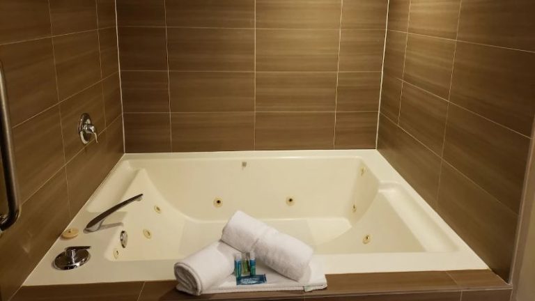 Holiday Inn Express Bakersfield, an IHG Hotel