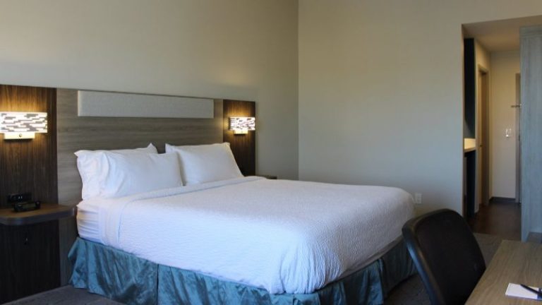 Holiday Inn Express Bakersfield, an IHG Hotel