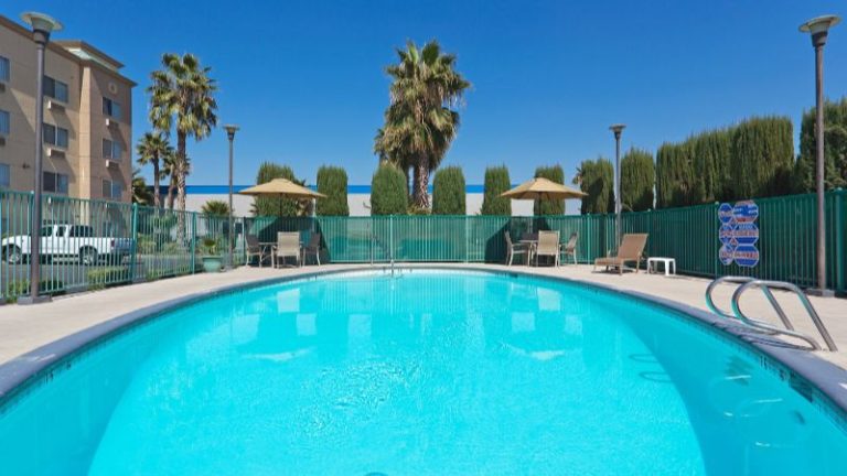 Holiday Inn Express Bakersfield, an IHG Hotel