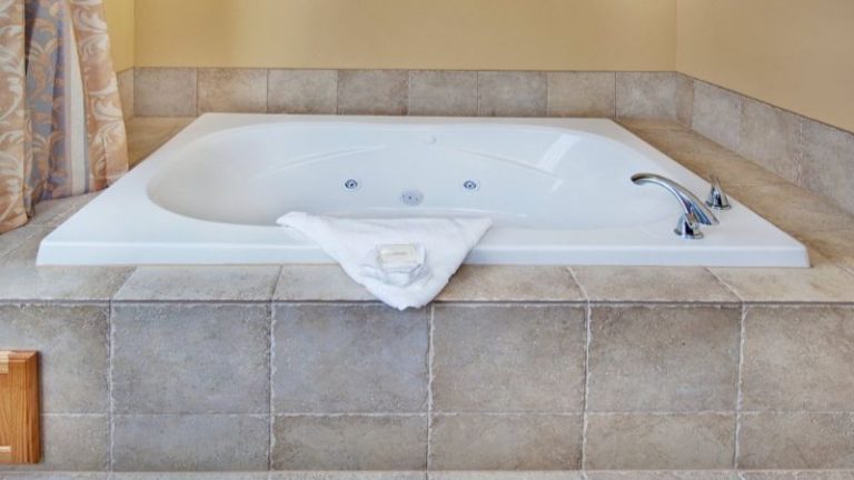 Holiday Inn Express Hotel & Suites Council Bluffs – Convention Center Area, an IHG Hotel