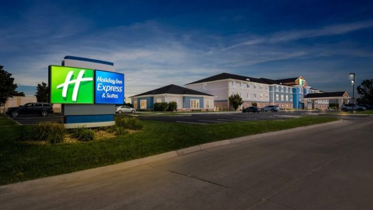 Holiday Inn Express Hotel & Suites Council Bluffs – Convention Center Area, an IHG Hotel