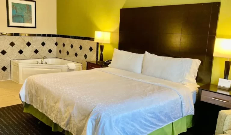 Holiday Inn Express Hotel & Suites Edmond