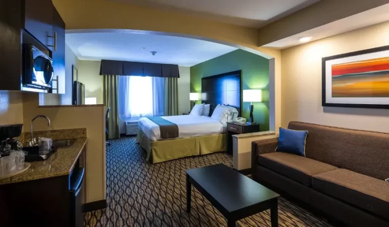 Holiday Inn Express Hotel & Suites Edmond