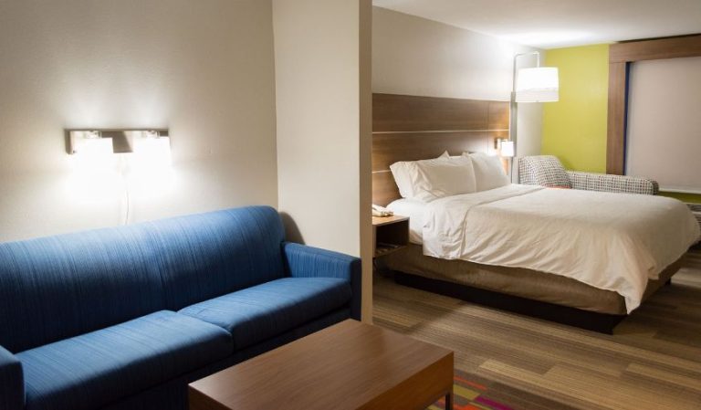 Holiday Inn Express Hotel & Suites Muskogee, an IHG Hotel