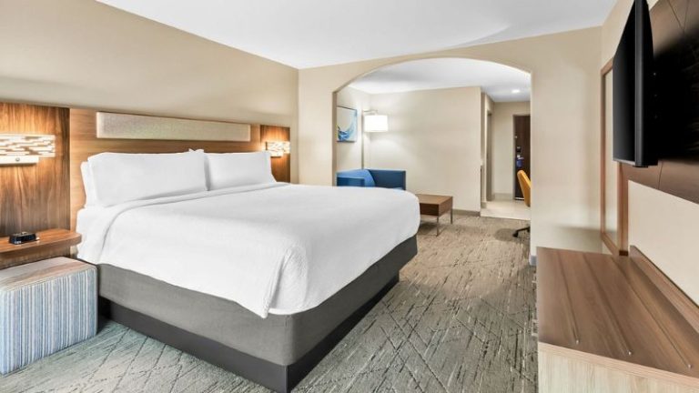 Holiday Inn Express Hotel & Suites Pauls Valley, an IHG Hotel