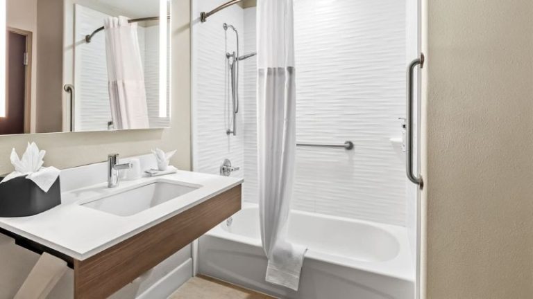 Holiday Inn Express Hotel & Suites Pauls Valley, an IHG Hotel