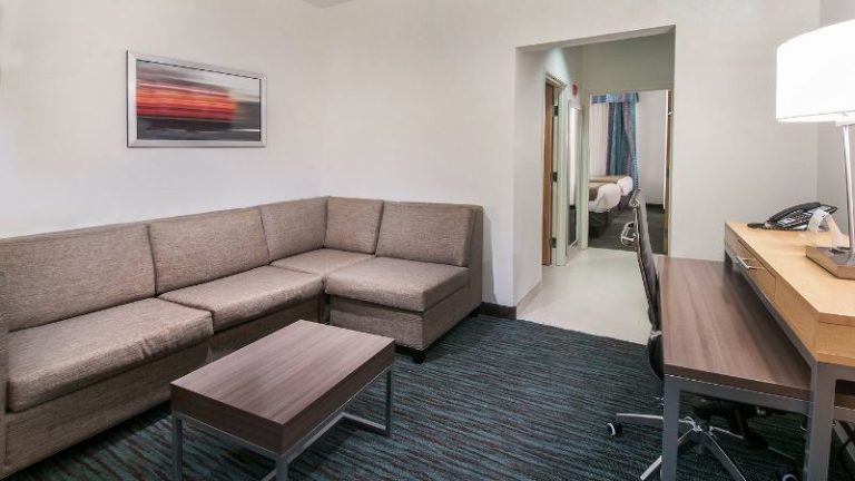Holiday Inn Express & Suites San Antonio Rivercenter Area by IHG
