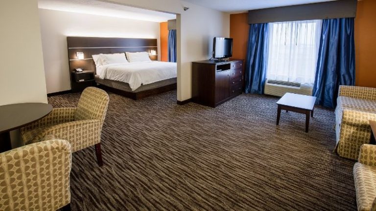 Holiday Inn Express & Suites Sioux Falls-Brandon By IHG