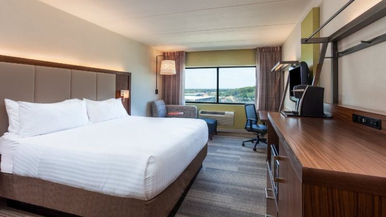 Holiday Inn Express Hauppauge