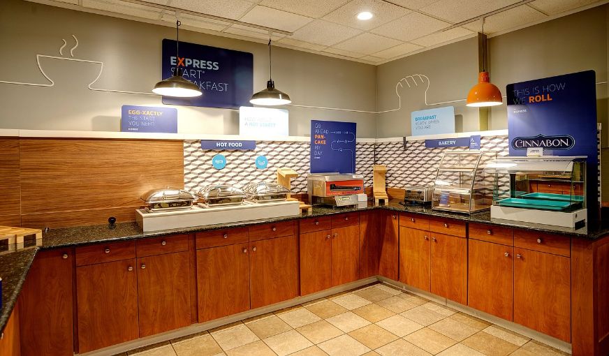 Holiday Inn Express la Plata, an IHG Hotel, room with private jacuzzi, photo 4