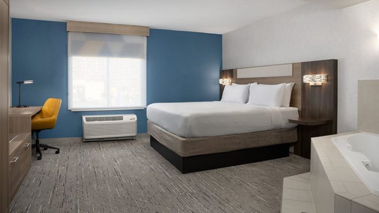 Holiday Inn Express & Suites Alexandria – Fort Belvoir, an IHG Hotel