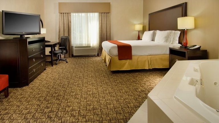 Holiday Inn Express & Suites Alexandria – Fort Belvoir, an IHG Hotel