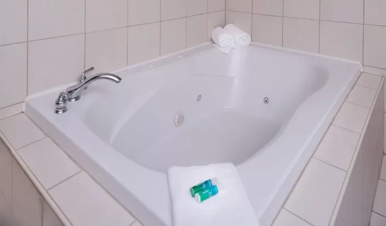 Holiday Inn Express & Suites Bucyrus