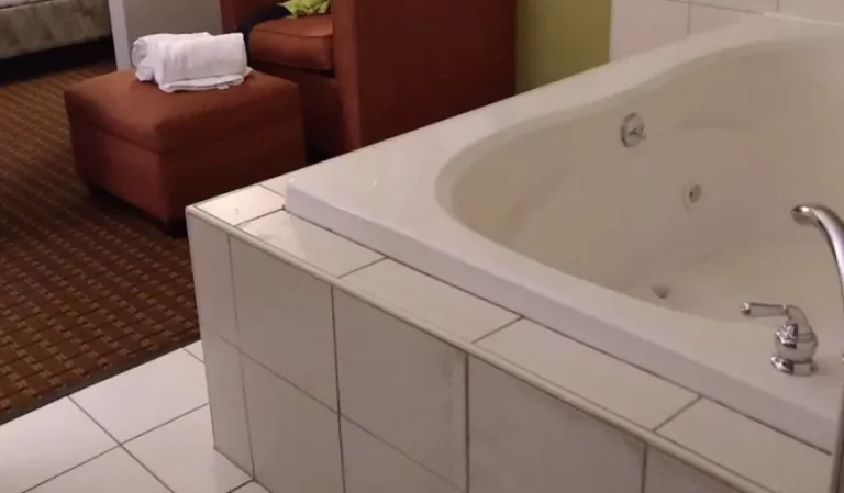 Holiday Inn Express & Suites Bucyrus