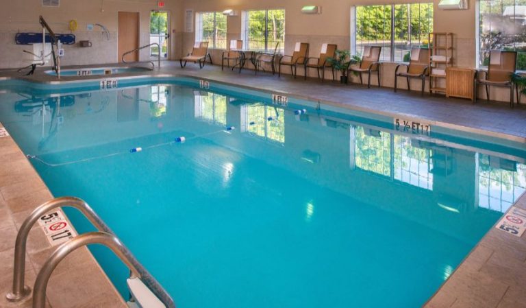 Holiday Inn Express & Suites Bucyrus