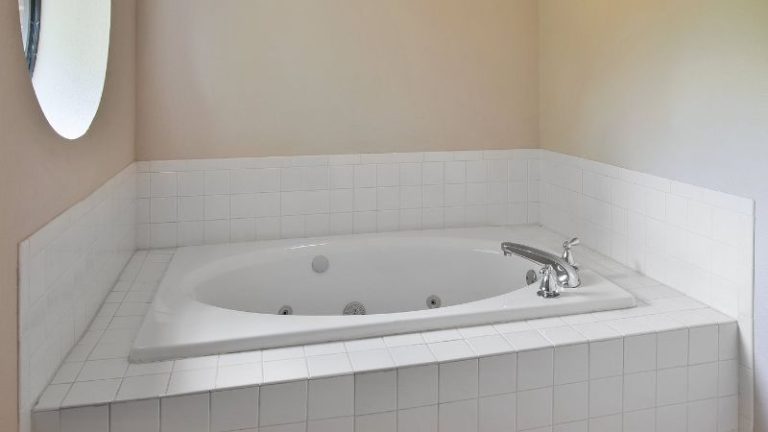 Holiday Inn Express & Suites Cincinnati Northeast-Milford