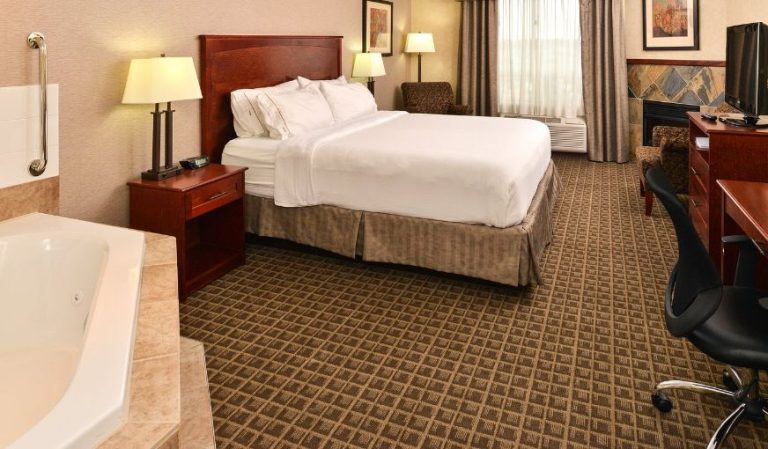 Holiday Inn Express & Suites Edmonton North, an IHG Hotel