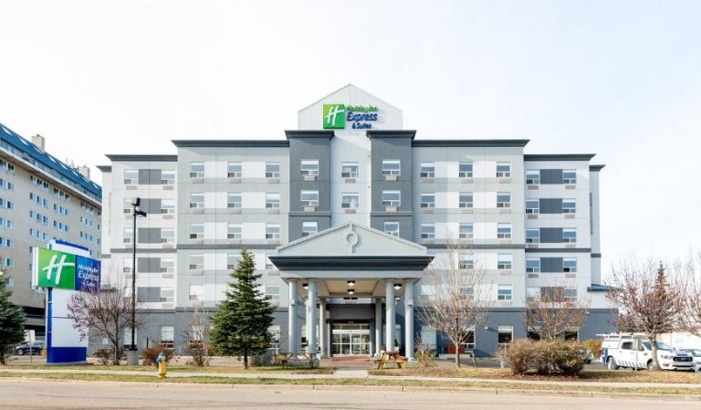 Holiday Inn Express & Suites Edmonton South, an IHG Hotel