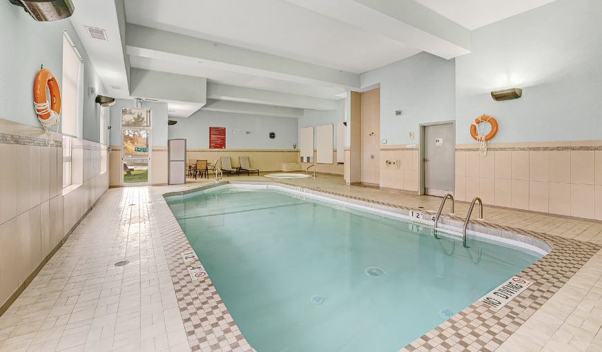 Holiday Inn Express & Suites Edmonton South, an IHG Hotel, room with private jacuzzi, photo 5