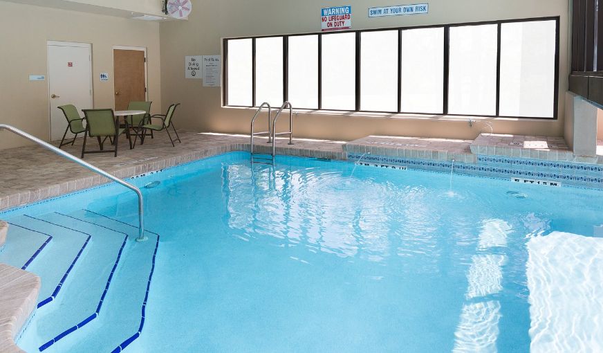 Holiday Inn Express & Suites Jacksonville Airport, an IHG Hotel, room with private jacuzzi, photo 7