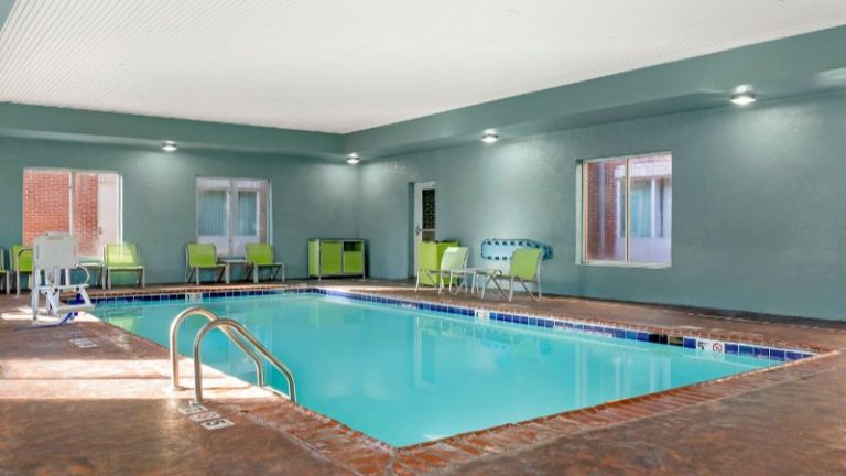 Holiday Inn Express & Suites Louisville South-Hillview, an IHG Hotel