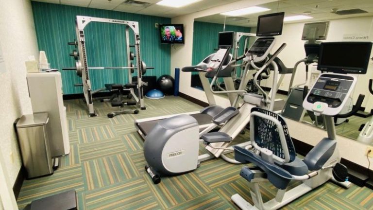 Holiday Inn Express & Suites Louisville South-Hillview, an IHG Hotel