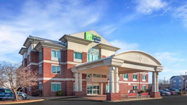 Holiday Inn Express & Suites Louisville South-Hillview, an IHG Hotel