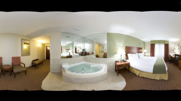 Holiday Inn Express & Suites Niagara Falls, an IHG Hotel