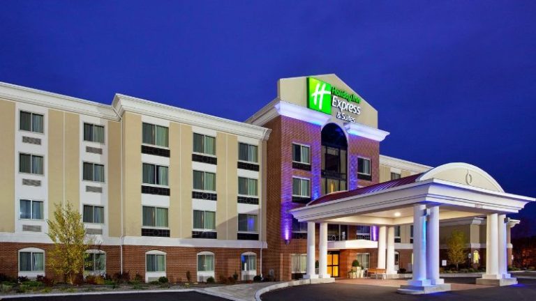 Holiday Inn Express & Suites Niagara Falls, an IHG Hotel