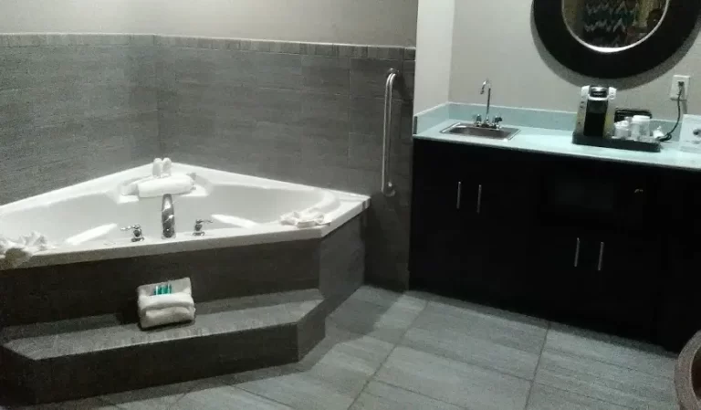 Holiday Inn Express & Suites Oklahoma City Southeast – I-35