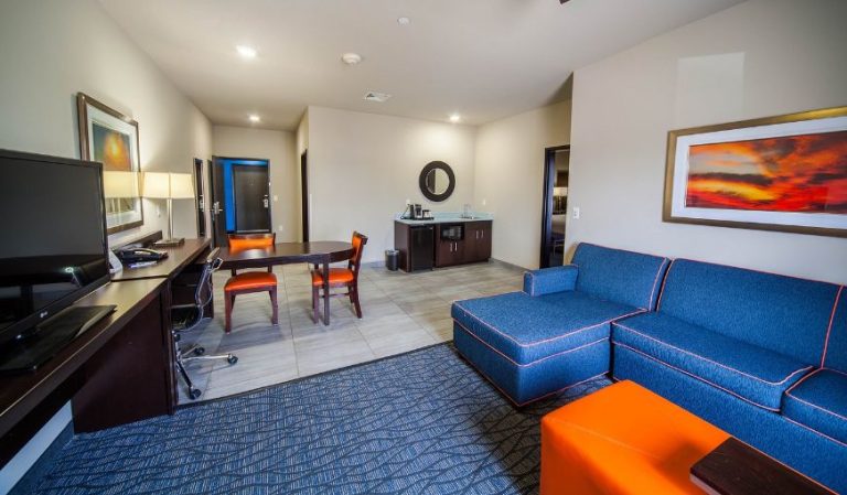 Holiday Inn Express & Suites Oklahoma City Southeast – I-35