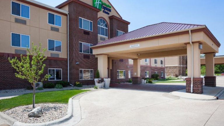 Holiday Inn Express & Suites Aberdeen