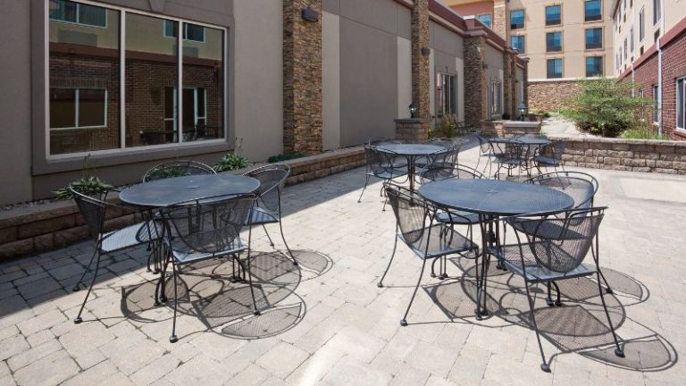 Holiday Inn Express & Suites Aberdeen